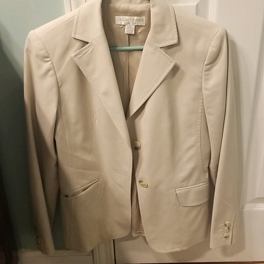 Casual Corner Stretch Blazer